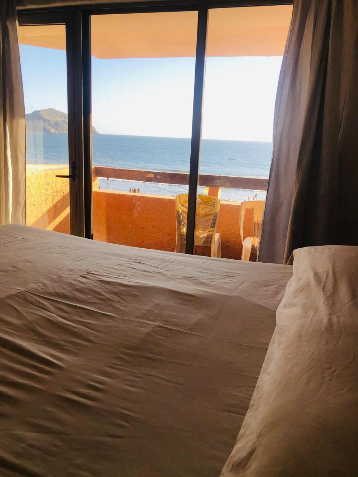 Playa Suites Mazatlán Oda fotoğraf